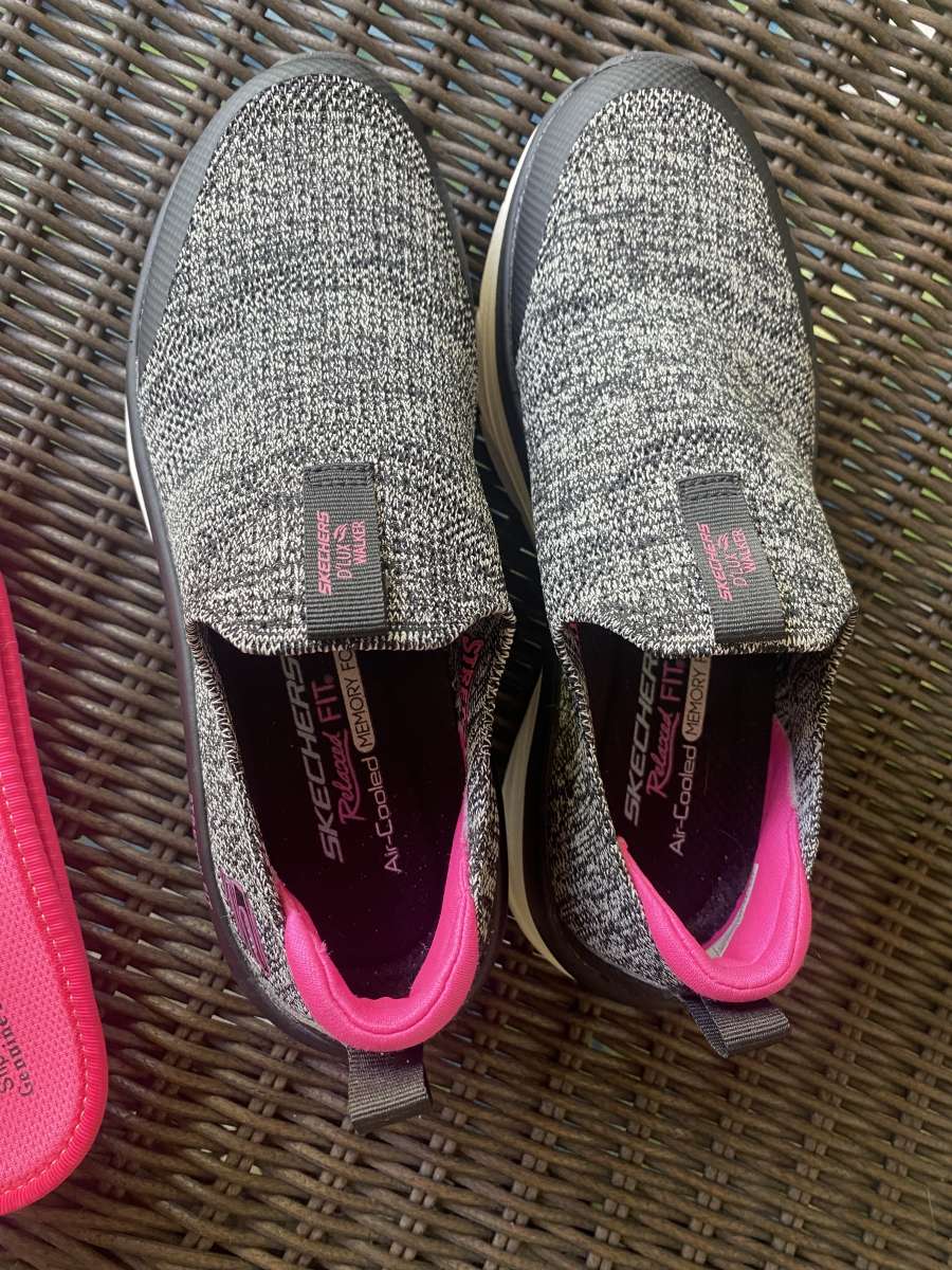 Sketchers Stretch Fit