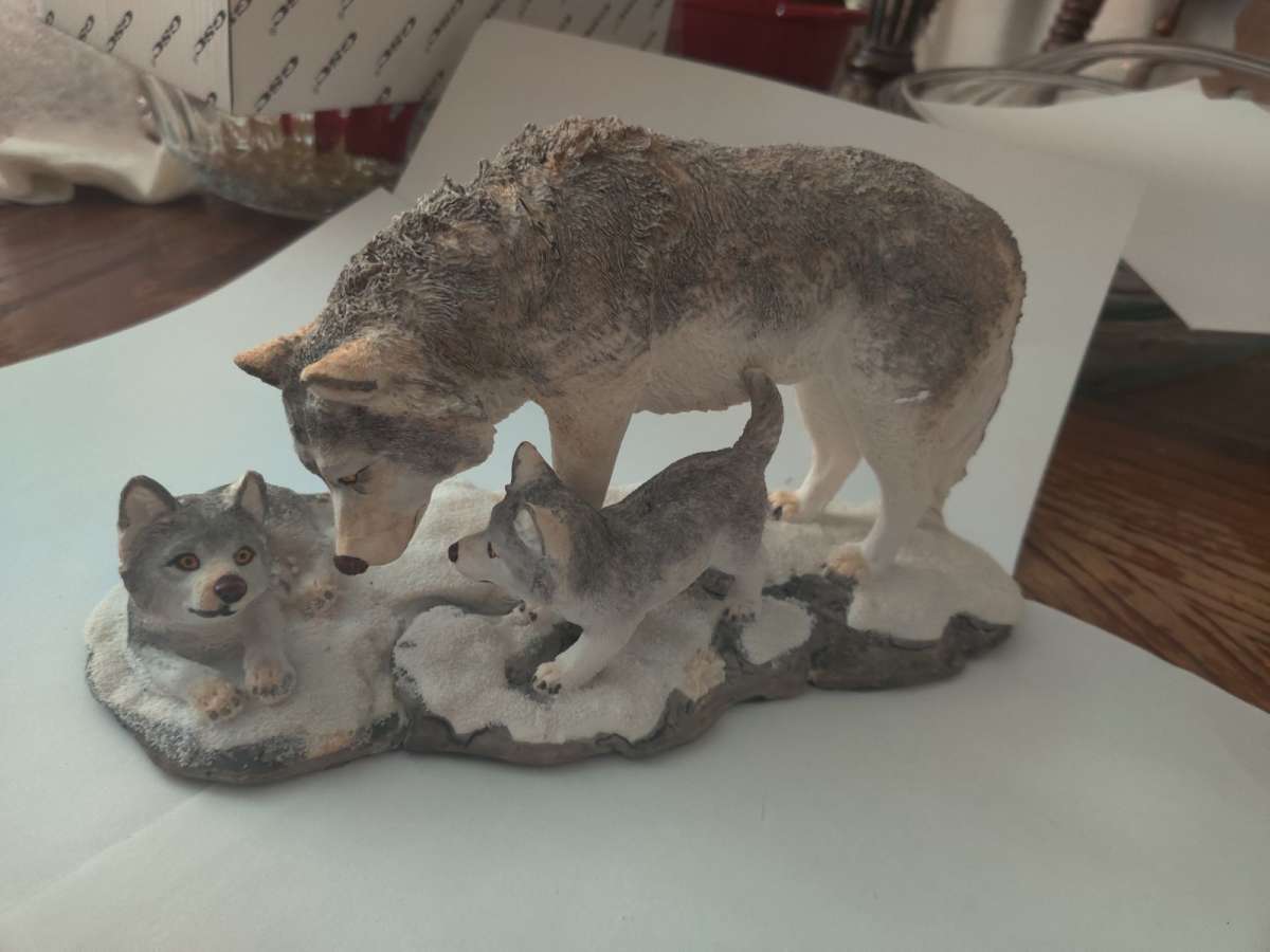 Mother Wolf and 2 cubs