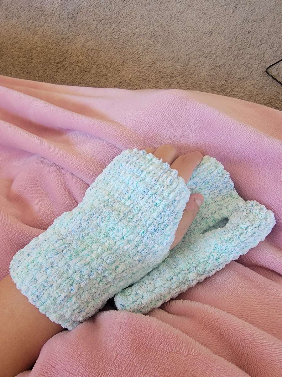 Blue Handwarmers knitted