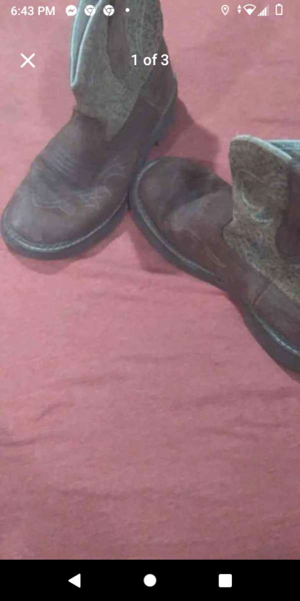 womans Ariat boots
