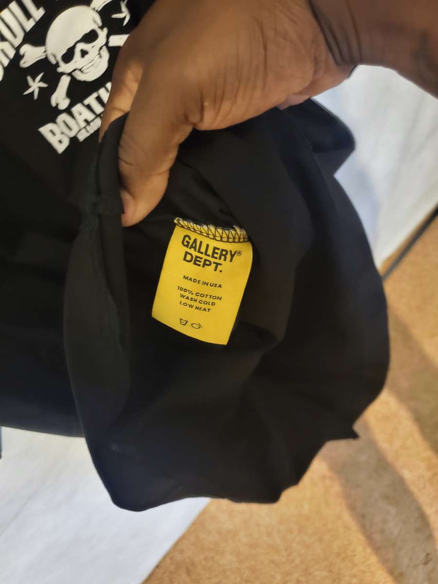 Gallery dept graphics t shirt