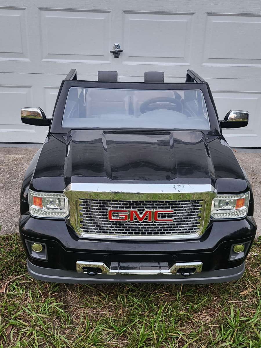 GMC Sierra 12V Ride On Power Wheels