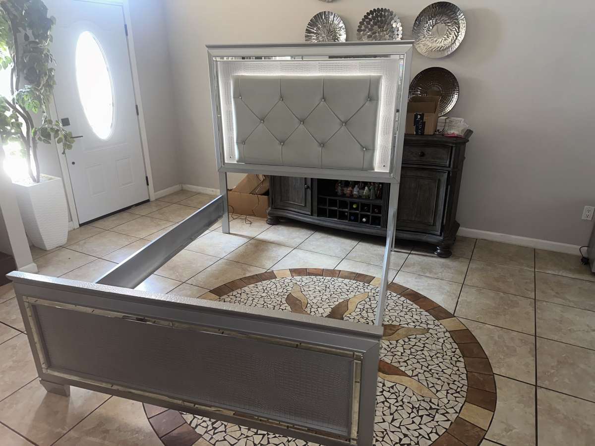 queen silver bed
