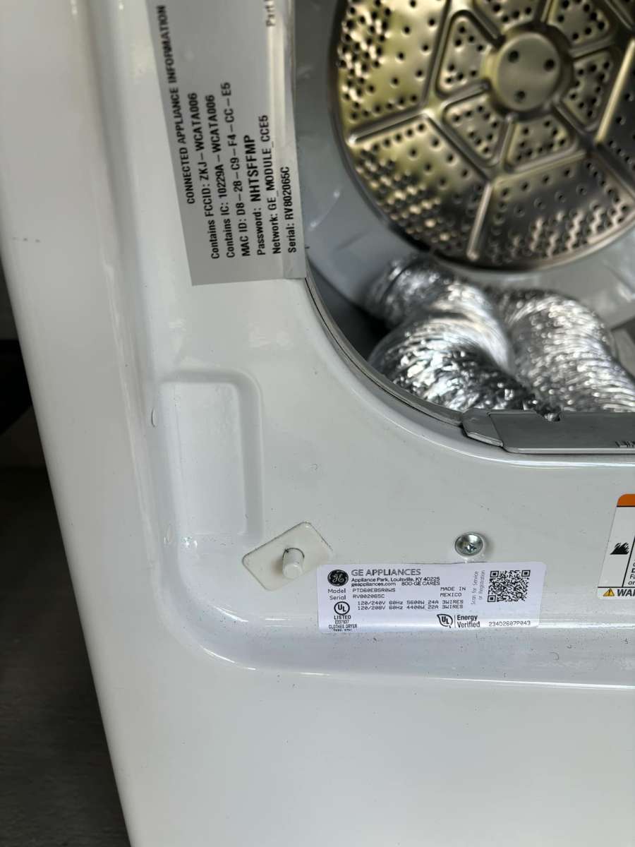 Bluetooth GE washer and dryer set