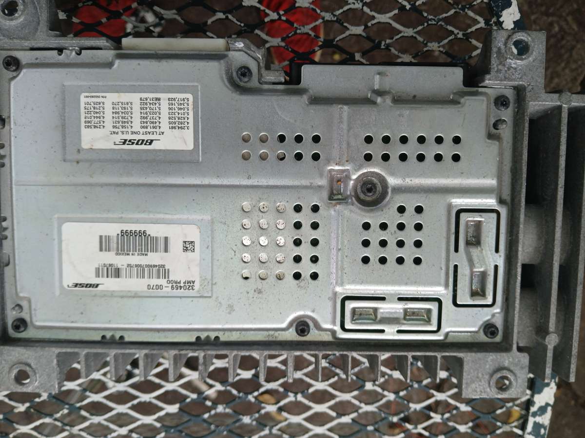 20172018 NISSAN ARMADA AMPLIFIER BOSE AUDIO SYSTEM  RH QUART