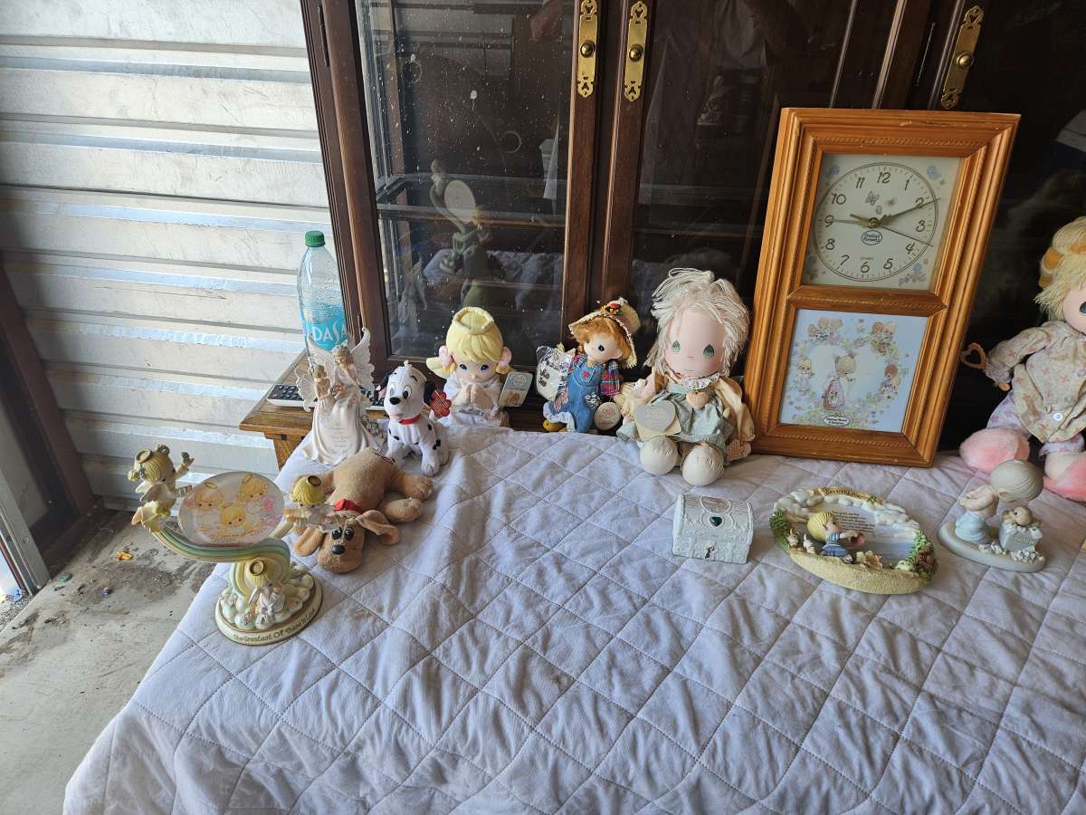 precious moments figurines and dolls