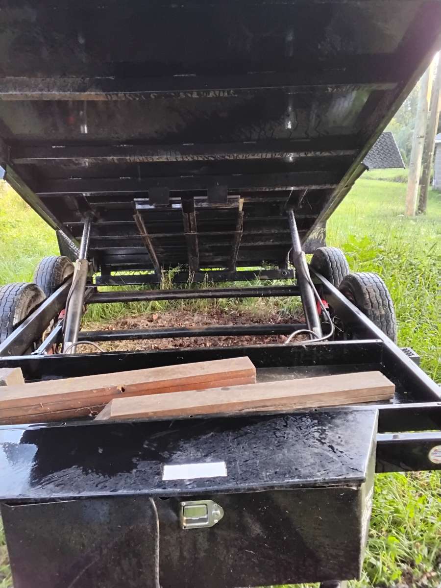 2018 SurTack Dump Trailer with Ramps Like New