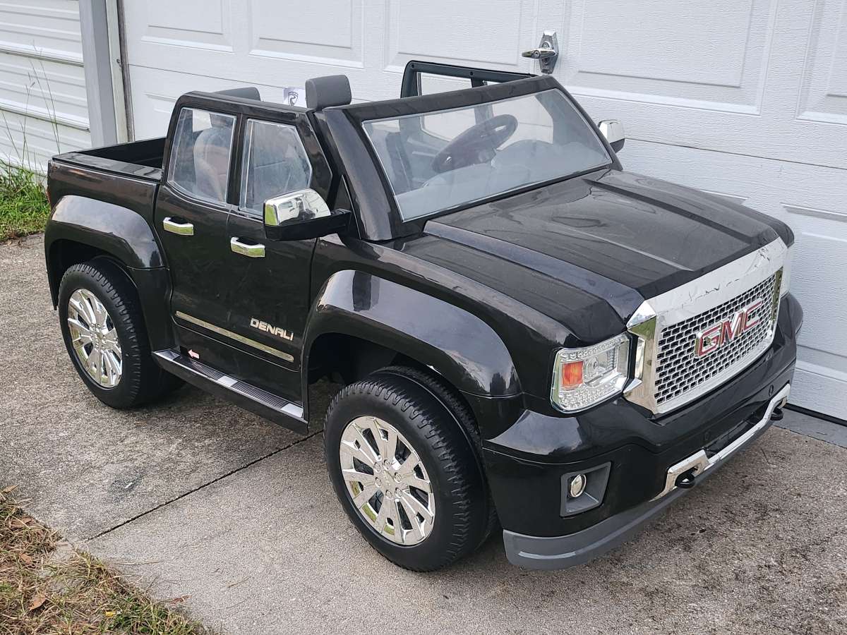 GMC Sierra 12V Ride On Power Wheels