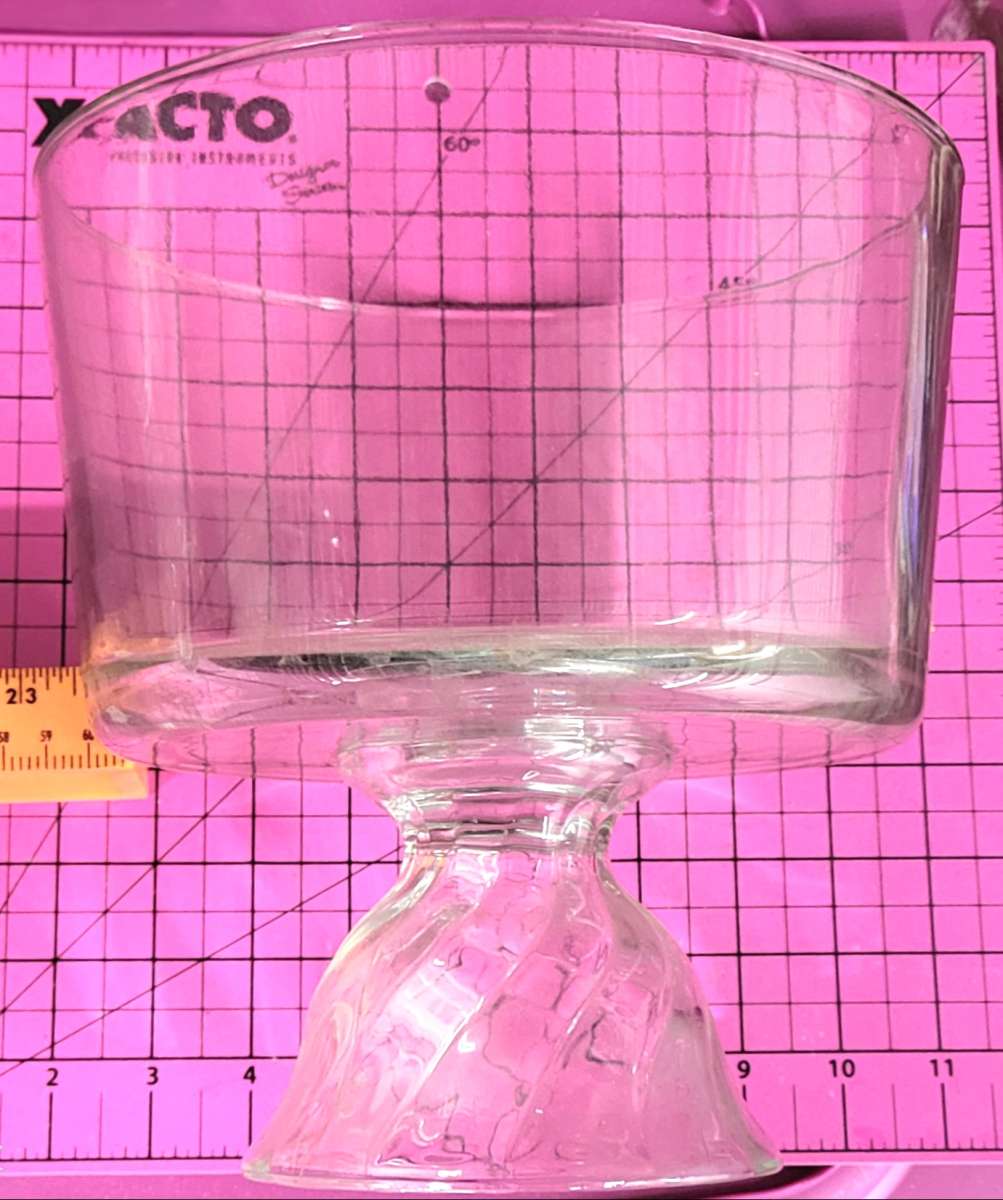 Vintage Glass 8 Trifle Bowl on Beautiful Swirl Pedastal