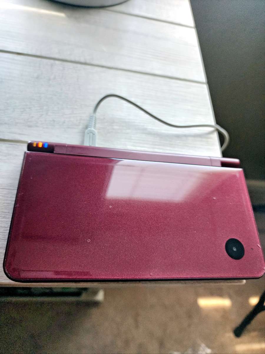 Nintendo DSi XL Burgundy Color