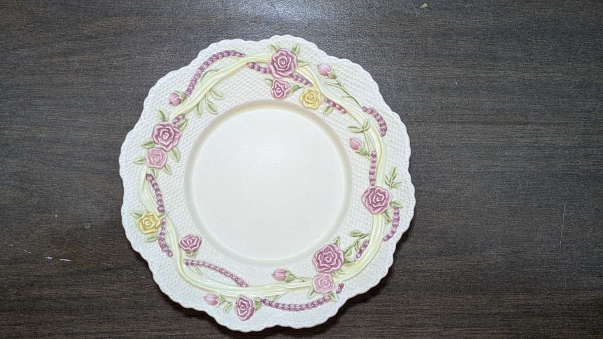 yankee candle company candle holder Pink And Yellow Roses Di