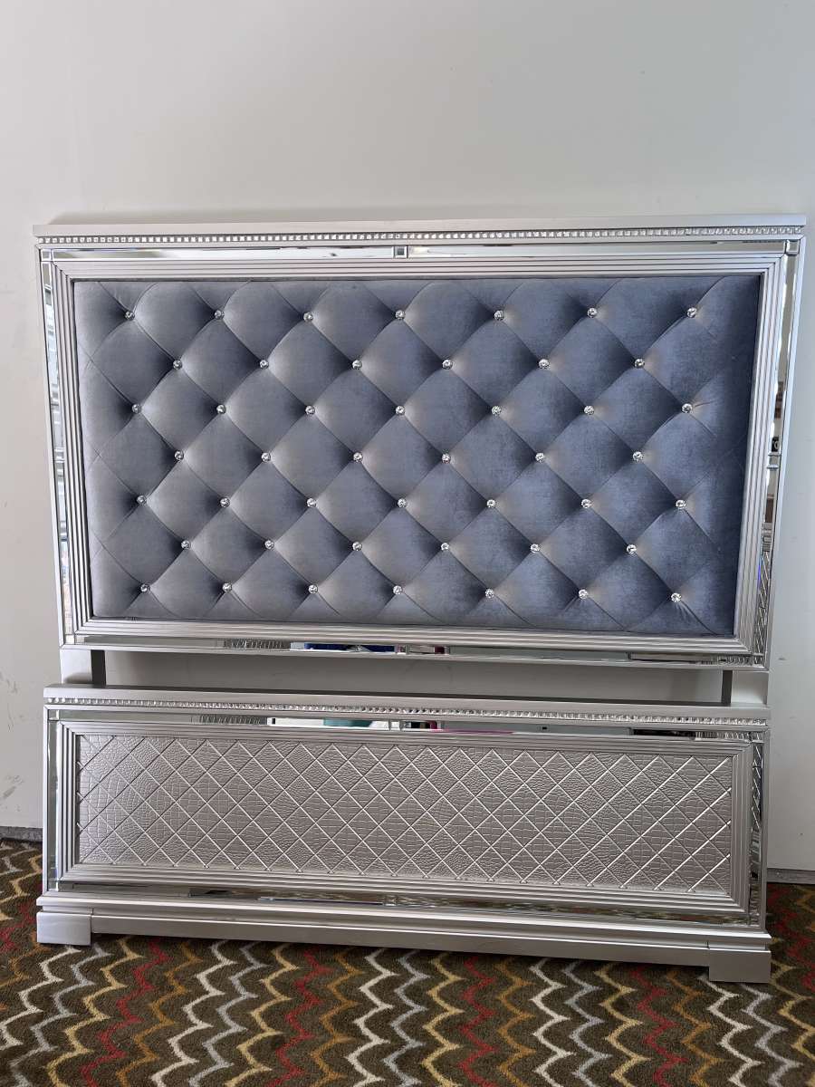 Queen size bedroom set