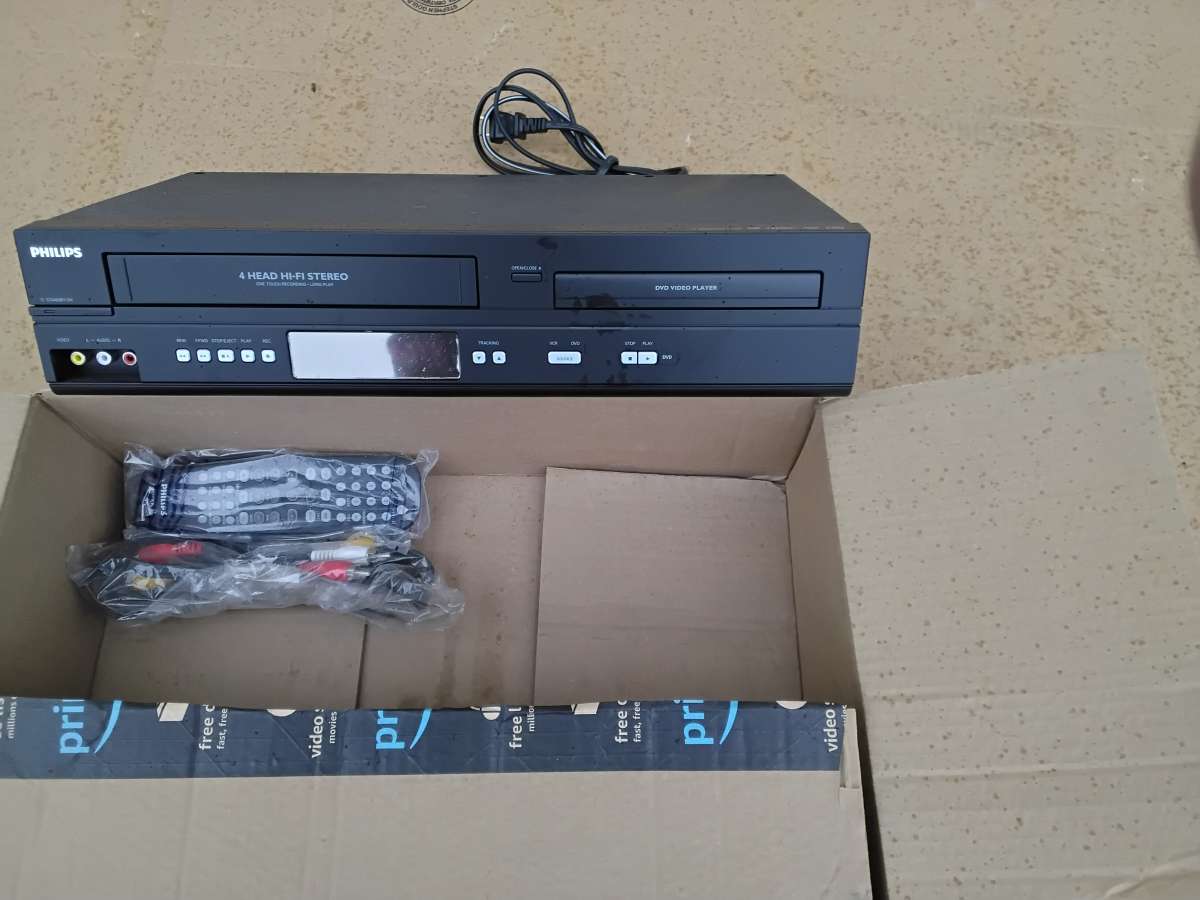Nice Black Phillips VHS and DVD Player OEM Factory New