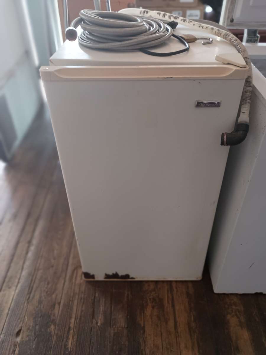 Kenmore mini fridge has been tested works fine in fair condi
