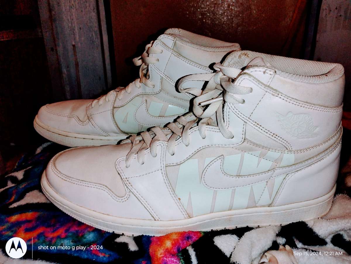 Air Jordan 1 Retro High OG Guava Ice