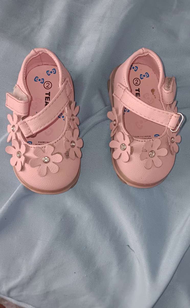 Size 2 babygirl shoes