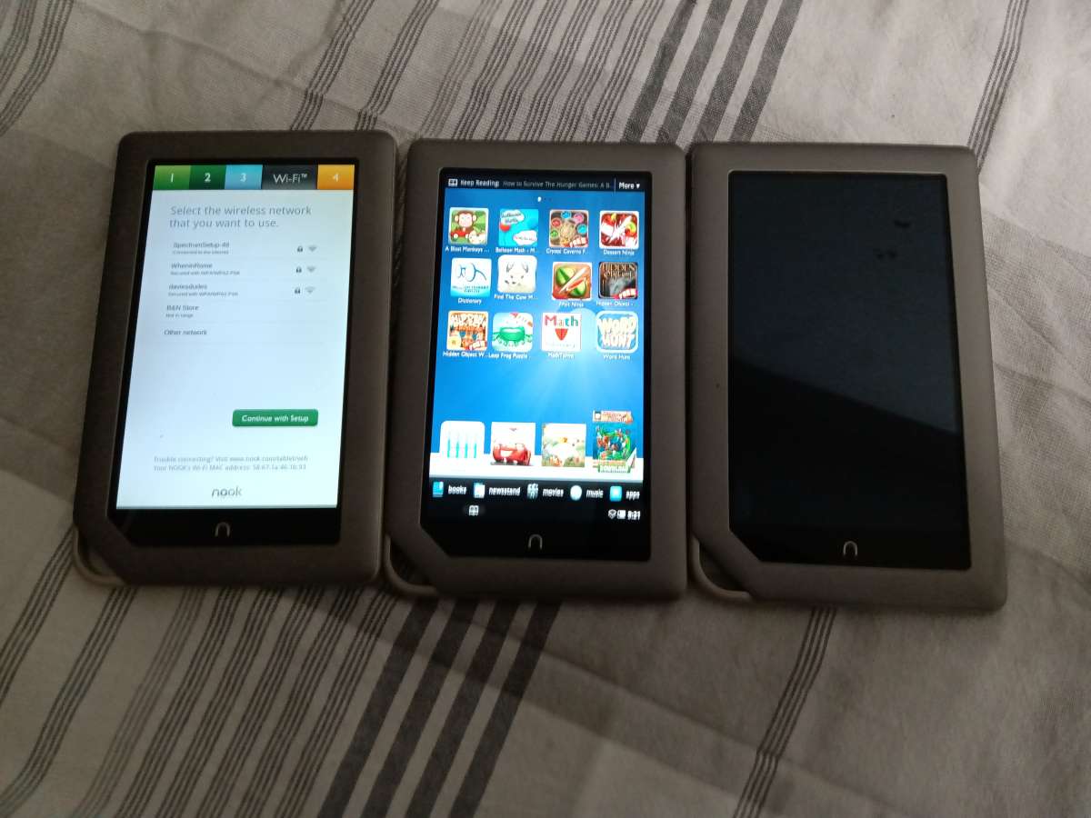 Barnes and Noble nook tablet lot of 3 all work perfectly