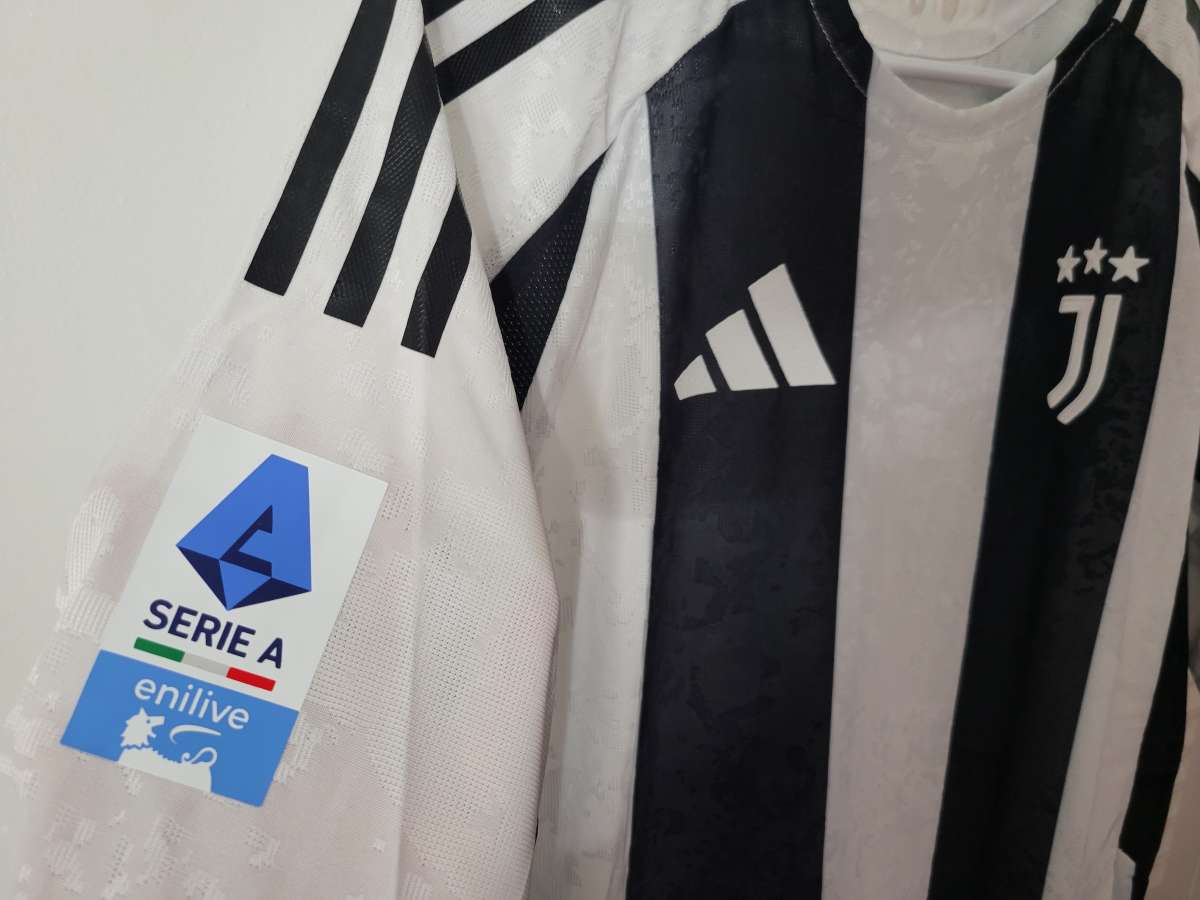 Juventus Jersey Soccer 2025 Fan Version Size L Chiesa
