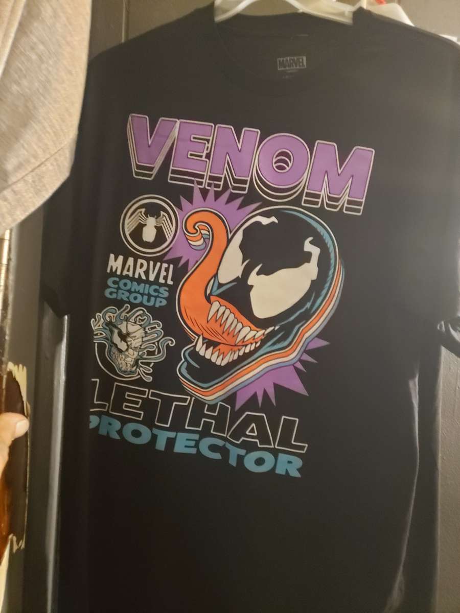 A mans tshirt size Large