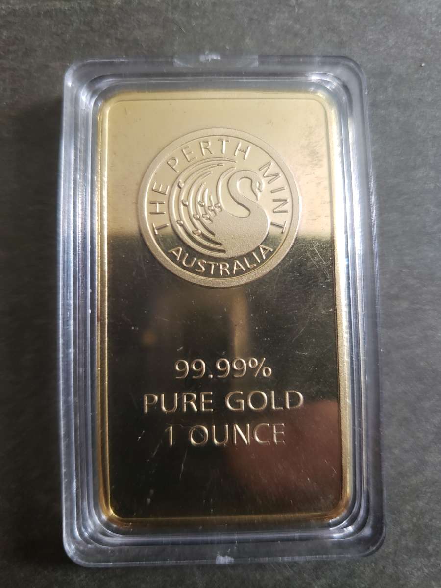 One ounce gold bar