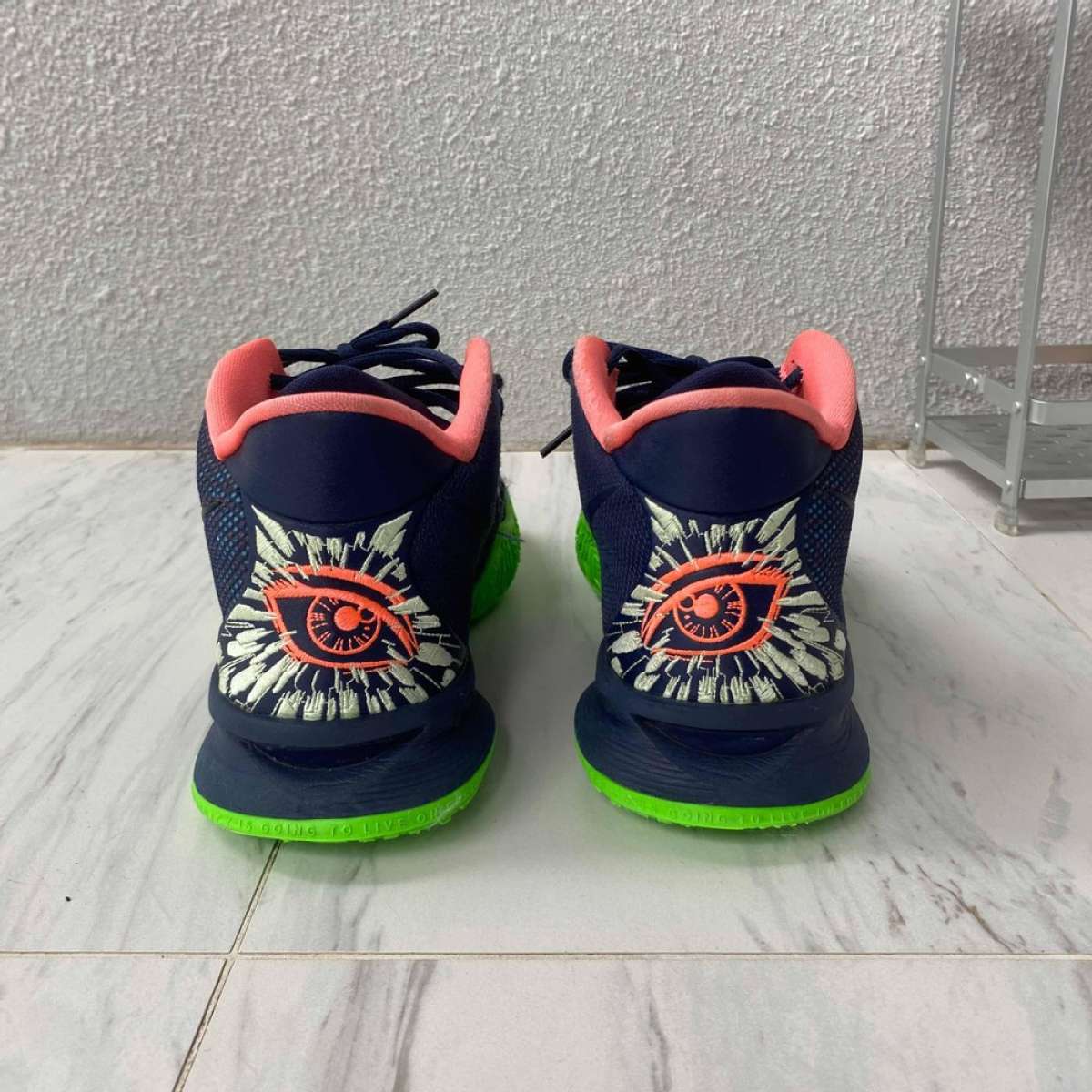 Size 10 Nike Kyrie Midnight Navy Mens Basketball Sneakers