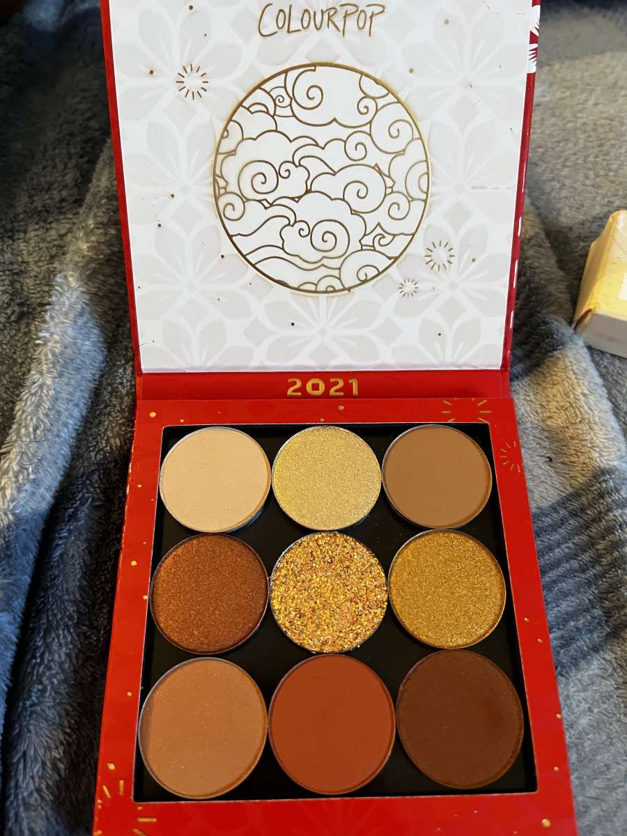 eyeshadow palette