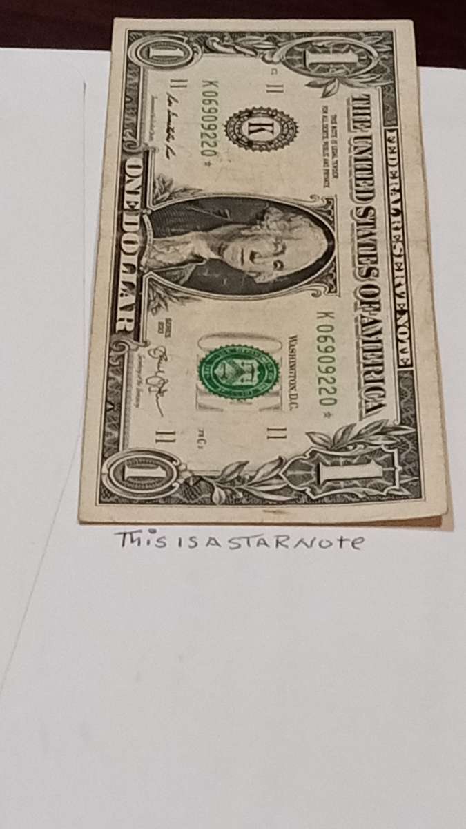 this Tree 1 dollars Bills Are Star Notes