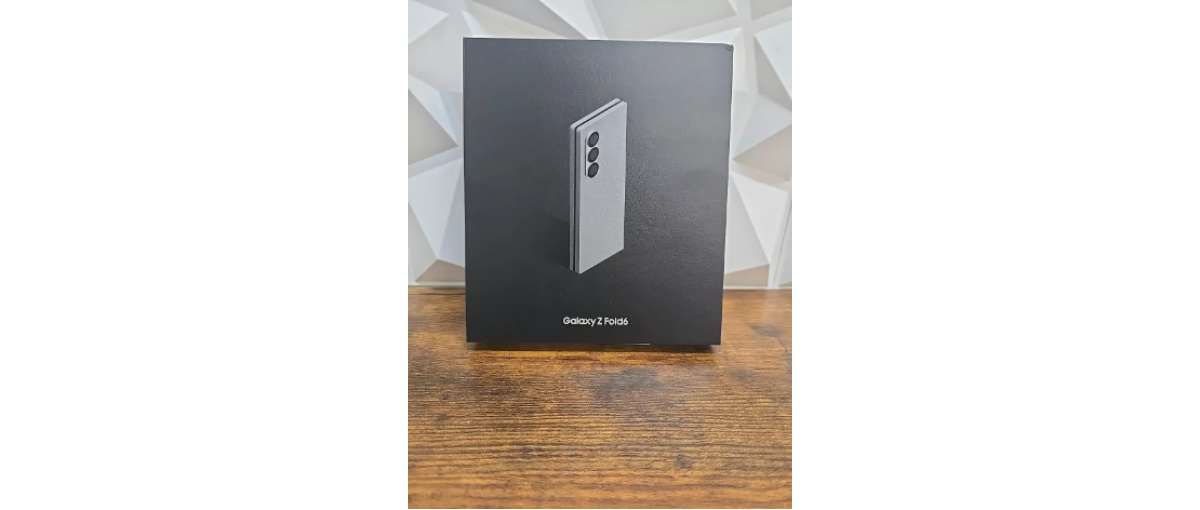Samsung Galaxy Z Fold 6 512GB Unlocked  Silver Shadow NEW