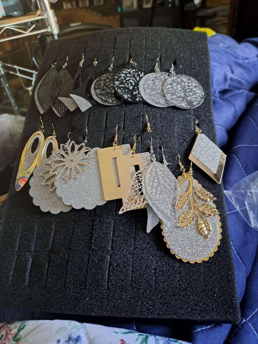 dangling earrings 2 apiece or bulk 14 for 20