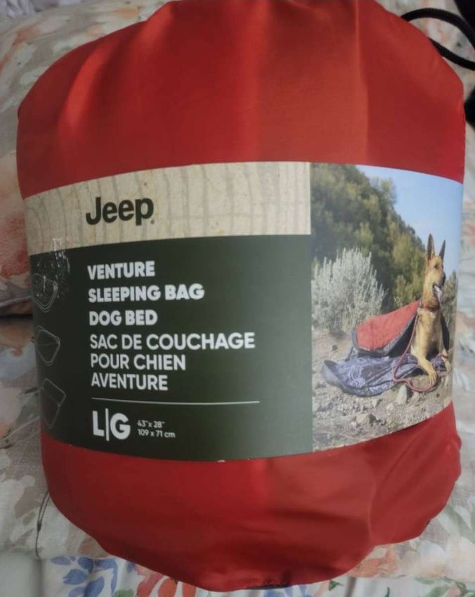 Venture Sleepin Bag Dog Bed  Large 43x28 109x71 Cm