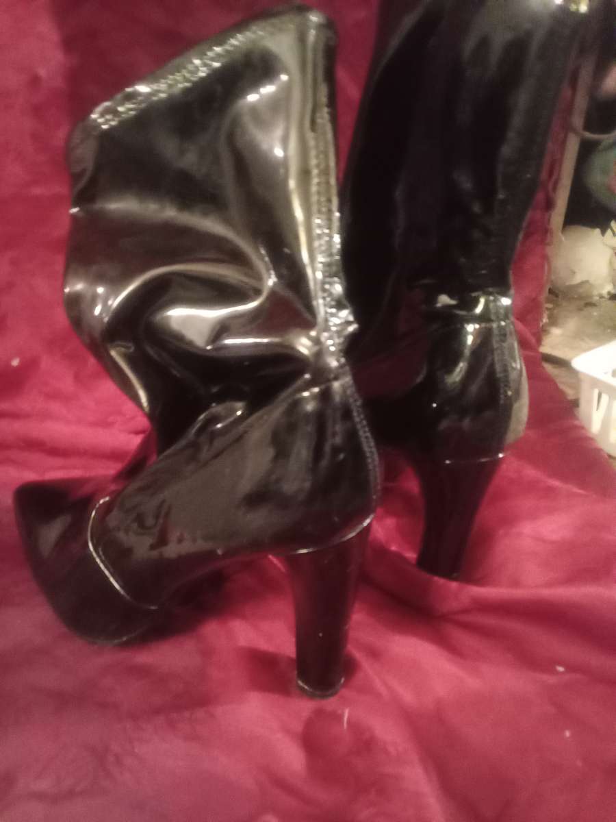 black shiny high heel  boots