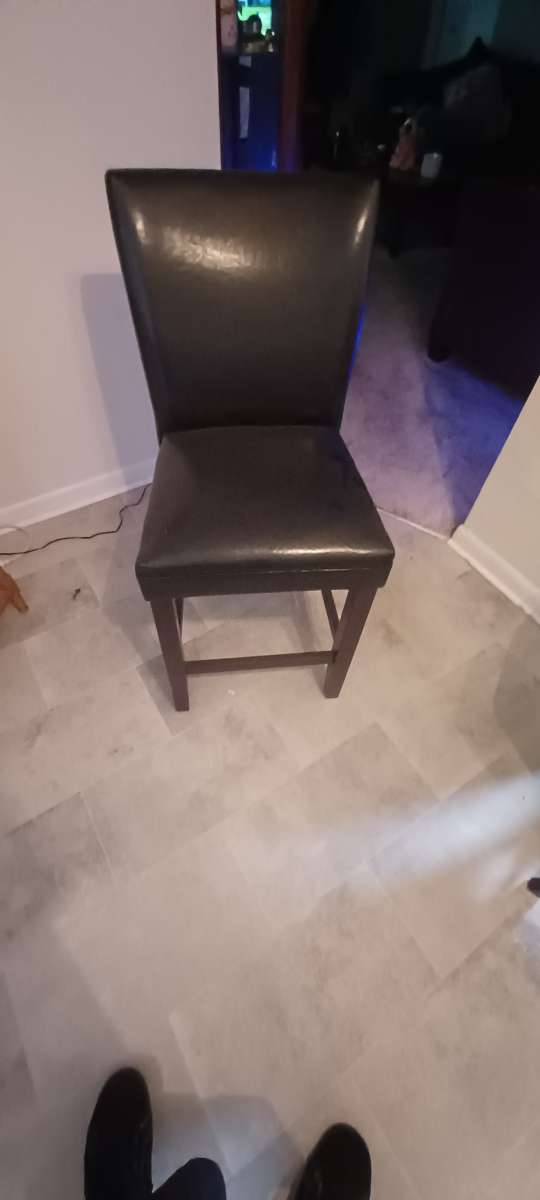 kitchen table and chairs