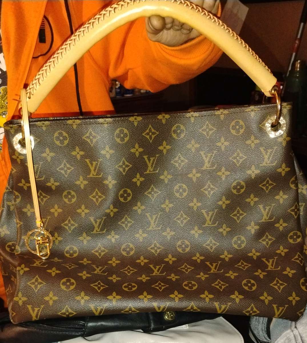 Louis Vuitton Artsy MM Monogram Shoulder Bag Tote Purse