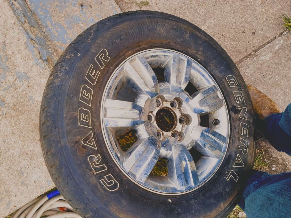 18 in 6 lug Chevy rims x3