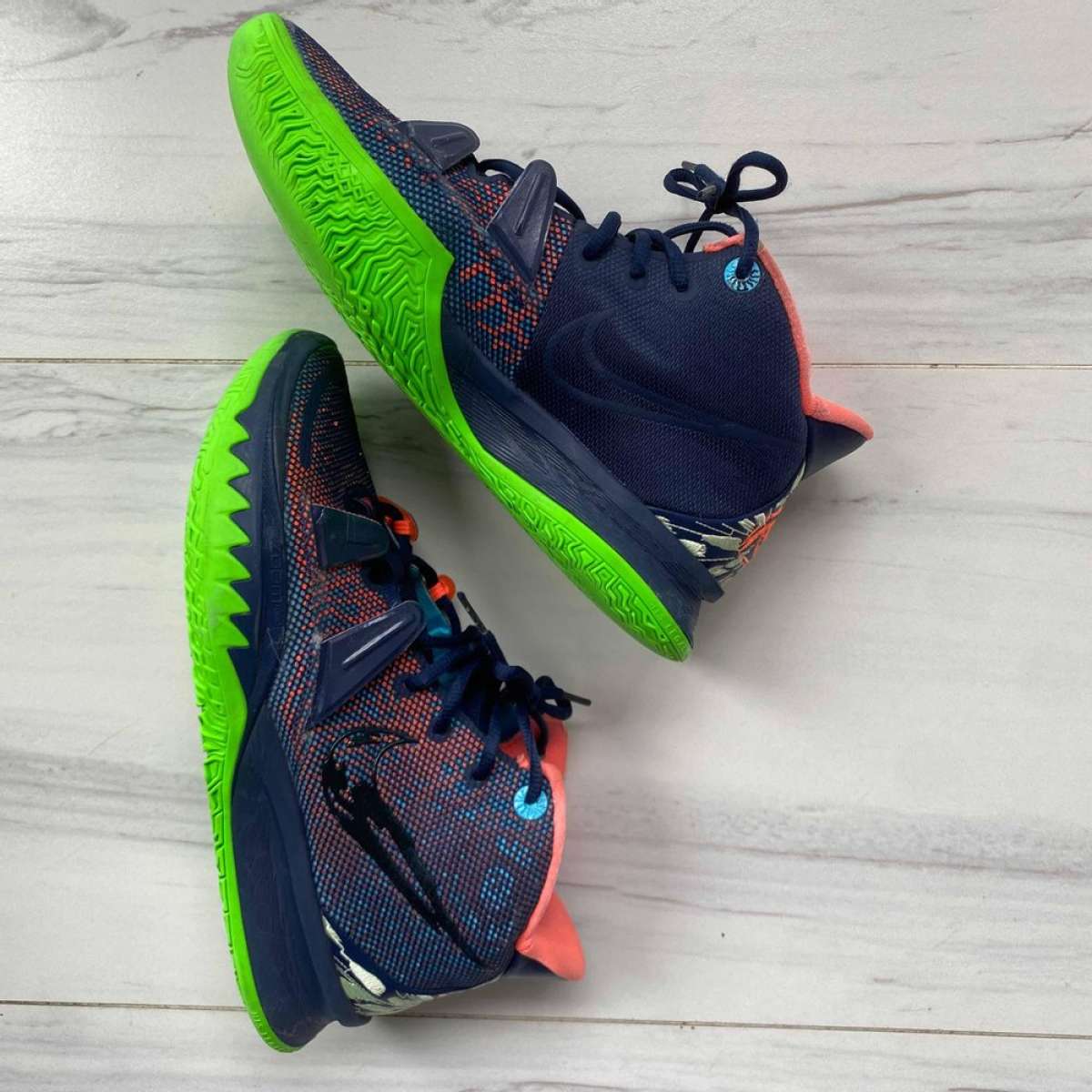 Size 10 Nike Kyrie Midnight Navy Mens Basketball Sneakers