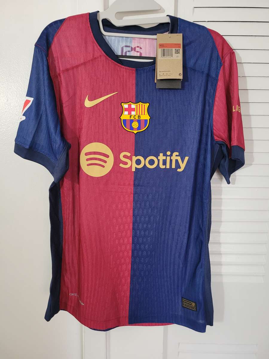 FC Barcelona Jersey Soccer 2025 Player Version Size M Gavi