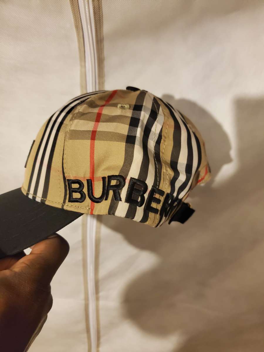 Burberry logo hat