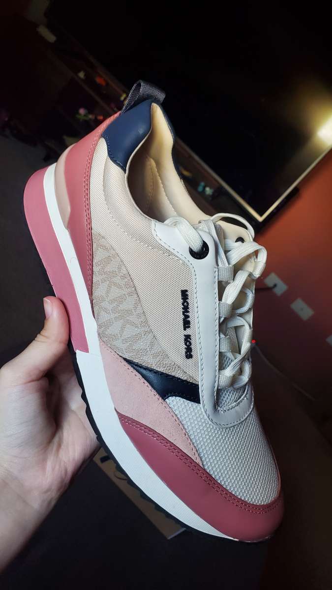 NEW Micheal Kors Womens Shoes size 9 JOLIET PICKUP ONLY