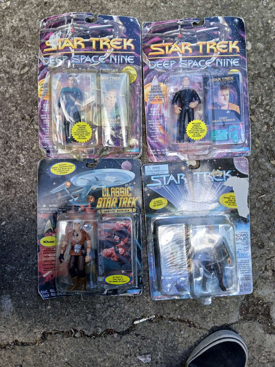 Star Trek Deep Space Nine Action Figures Lot of 4 Playmates