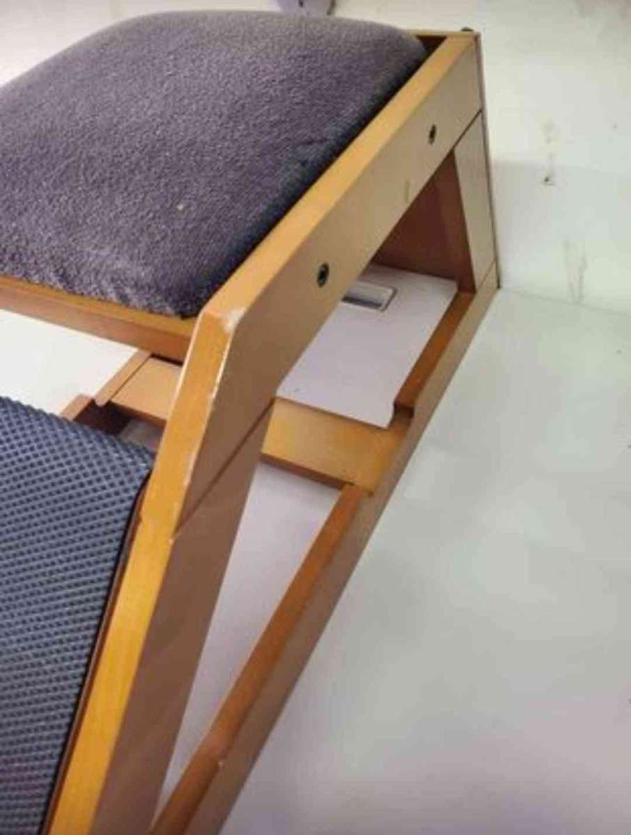 Shoe Fitting Stool  Light Colored Wood  Retail Boutique  RR