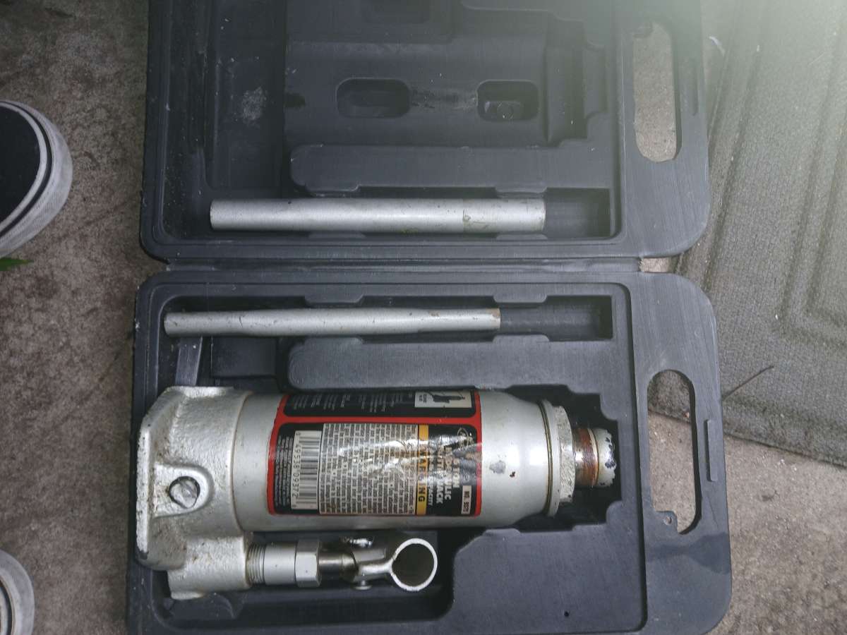 VTG Mack Hydraulics 6 Ton Bottle Jack 12000 Lb Capacity No 9