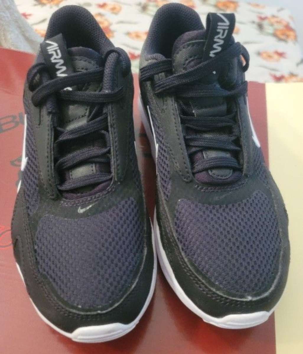 KIDS NIKE BIG KID AIR MAX INTRLK RUNNING SHOES