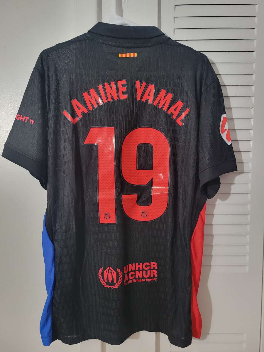 FC Barcelona Jersey Soccer Player Version Size L Lamine Yama