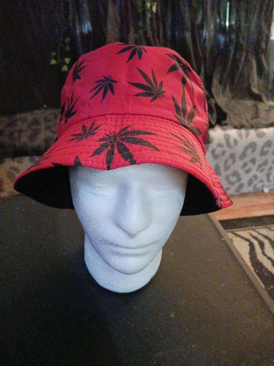 New reversible red leaf bucket hat