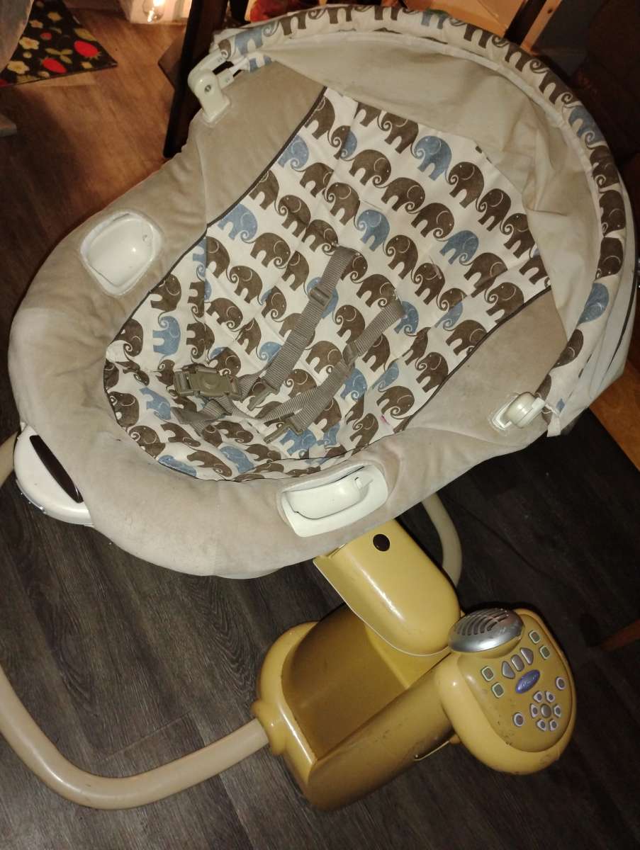 2 different baby swing