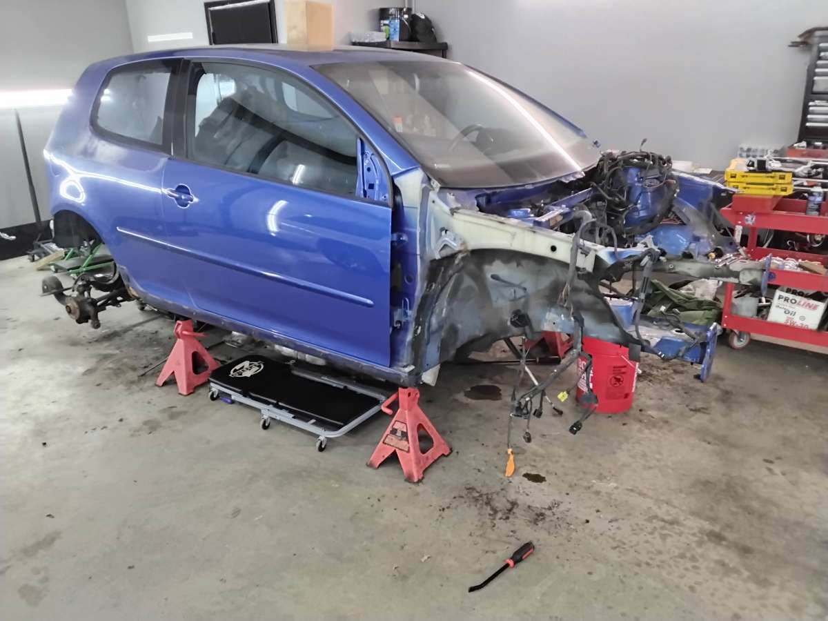 Nice 2008 VW R 32 Shell Carpet and Sunroof No Doors OEM