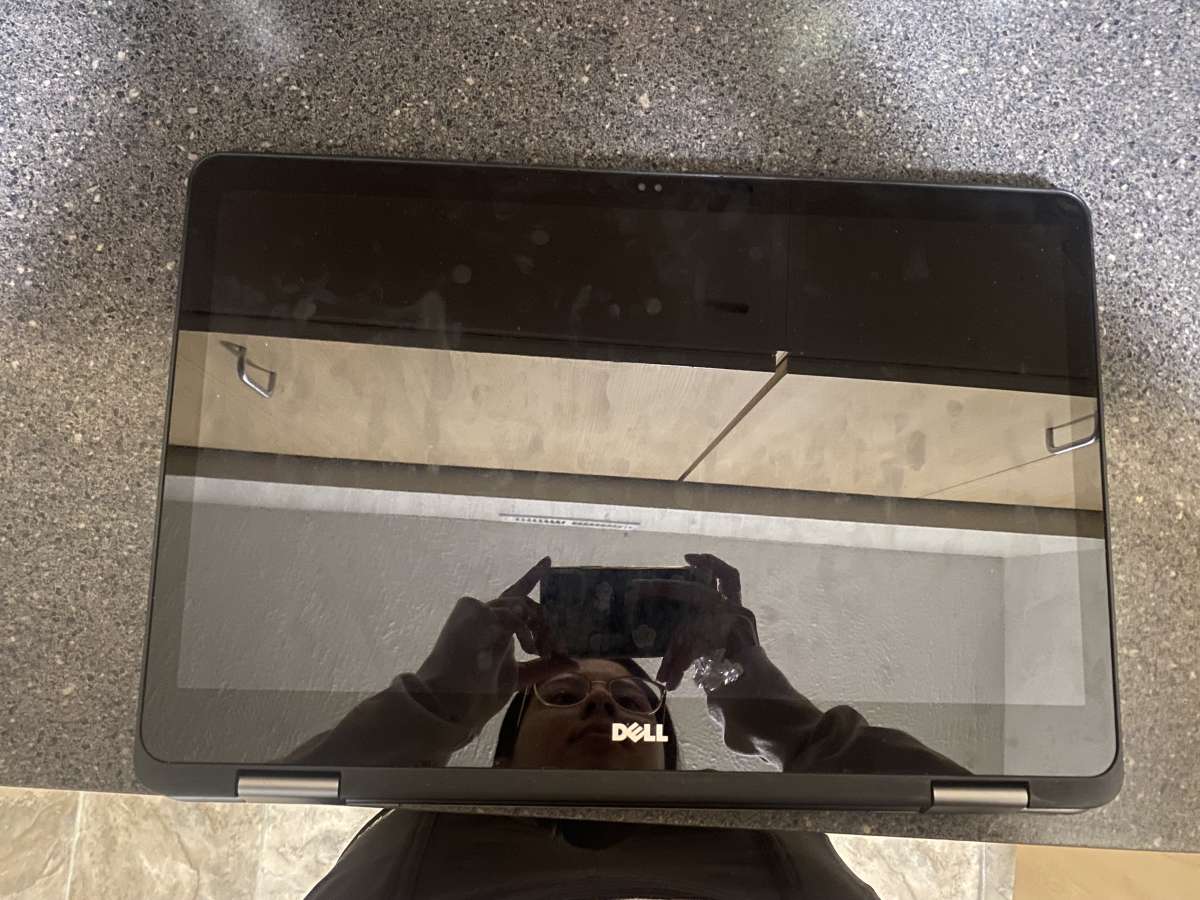 Inspiron Dell i7 8gen 2 in 1