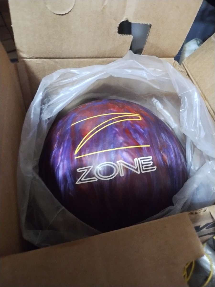 there are new bowls balls with no holes I have 24 of them