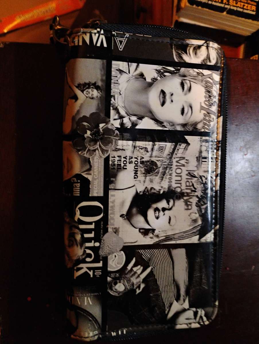Marilyn Monroe wallet