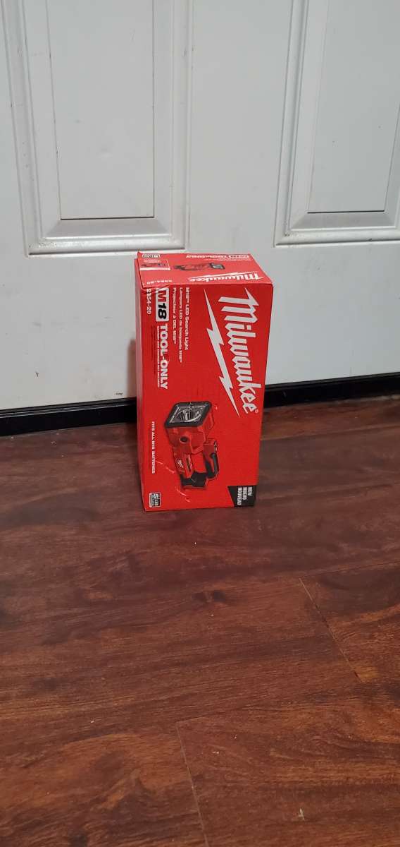 MILWAUKEE M18 VT light tool only
